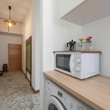 Xenia Apartments - Spacious Two-Room Apt In The Flower District-3