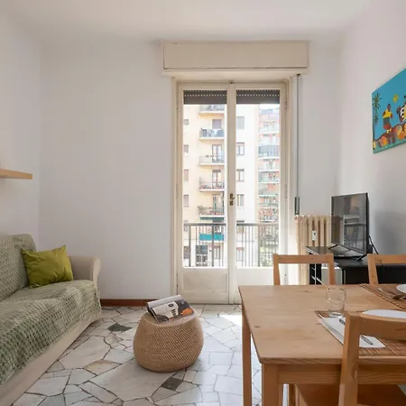 Xenia Apartments - Spacious Two-Room Apt In The Flower District-2